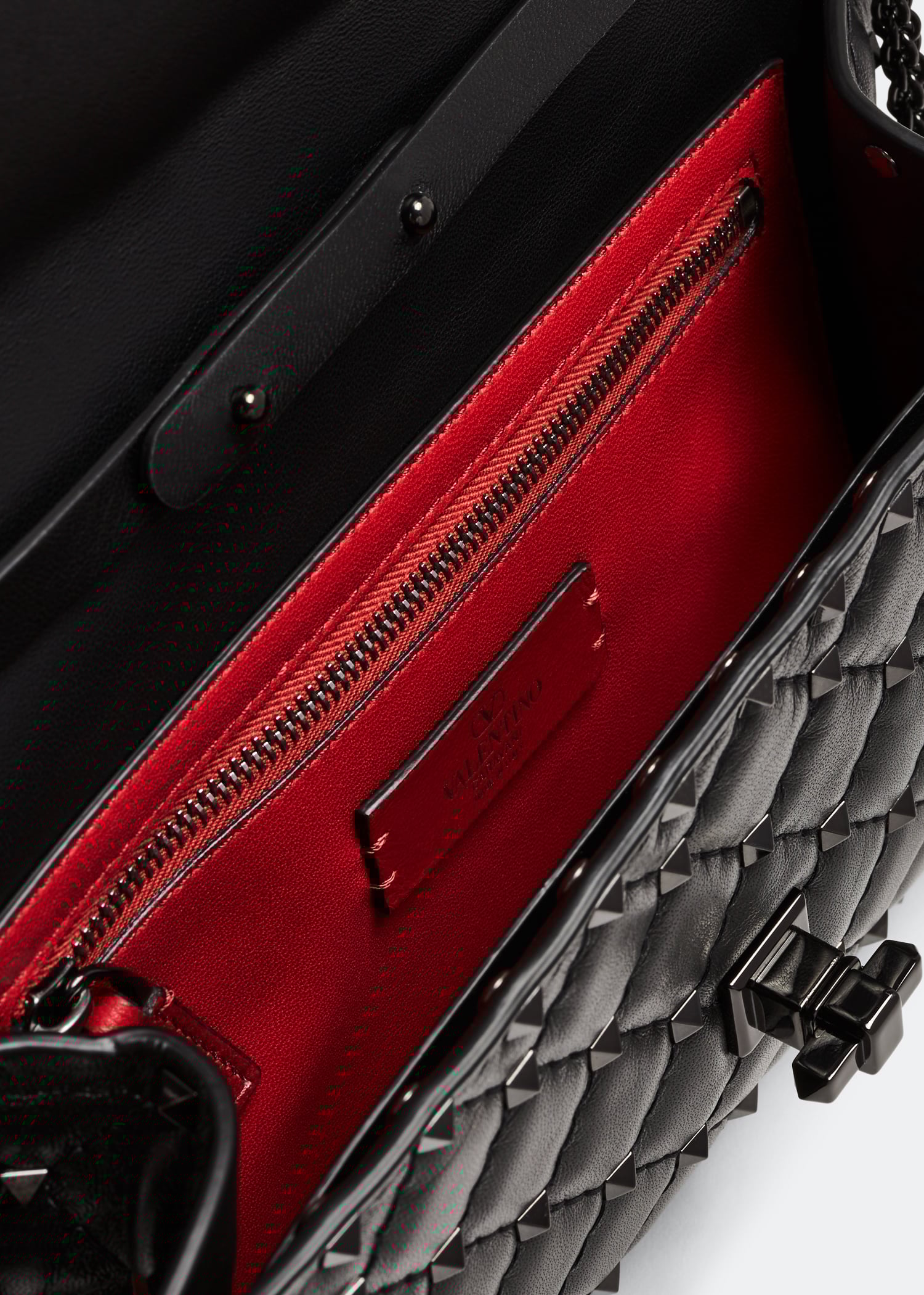 RED VALENTINO ヴェンタリオ クラッチバッグ（レッド（赤）系  