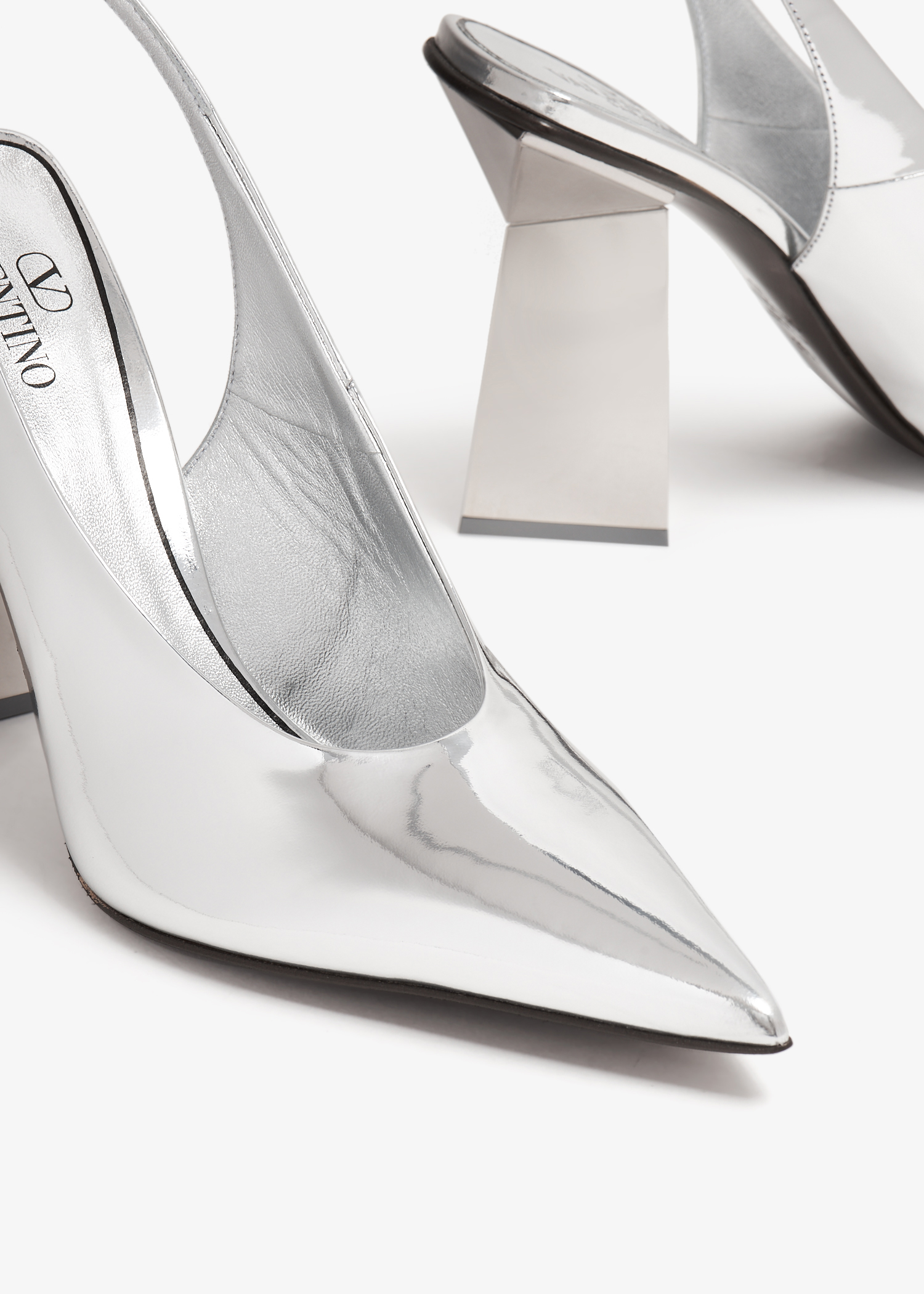 

One Stud Hyper pumps, Silver