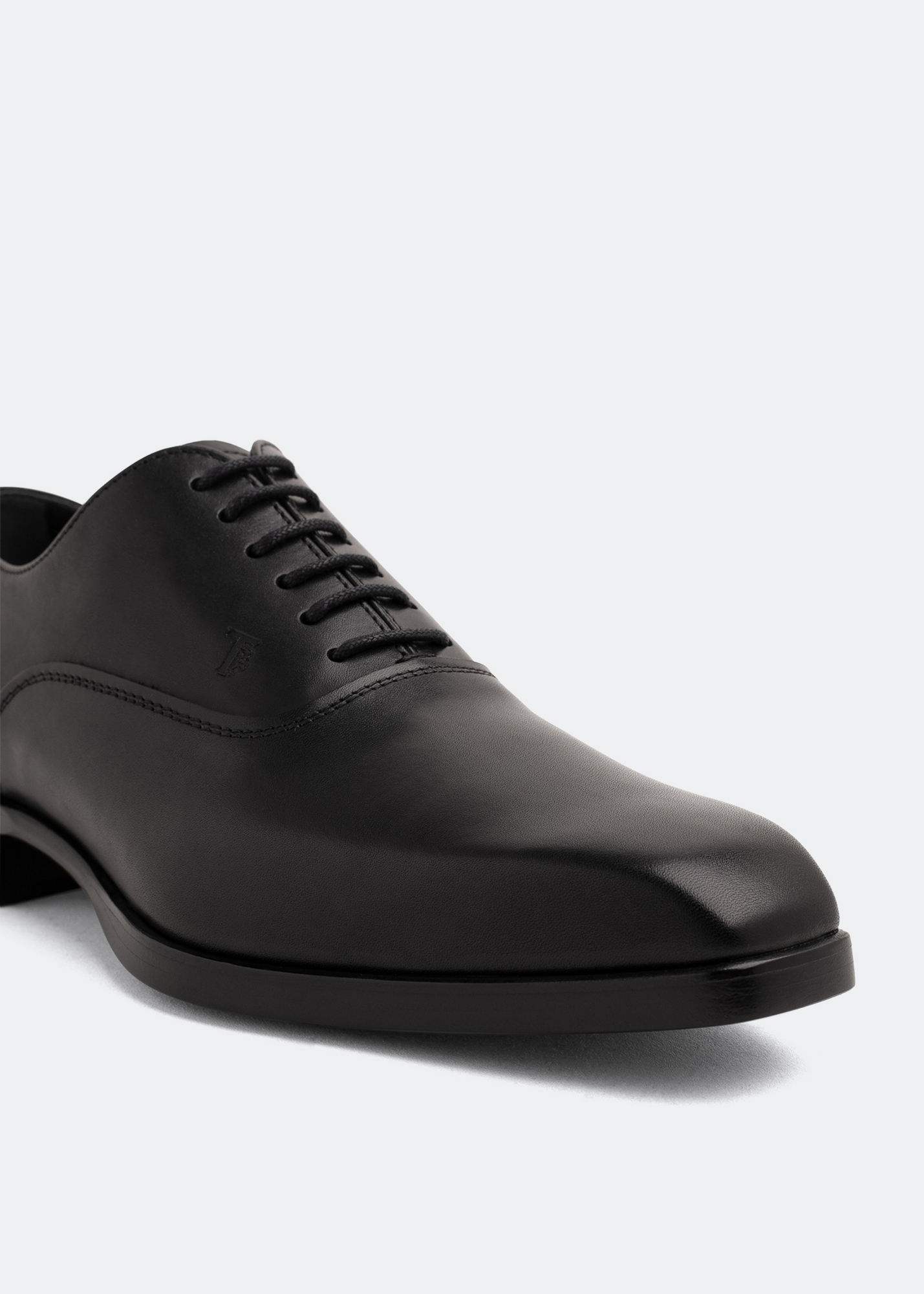 Tod's Oxford leather shoes for Men - Black in UAE | Level Shoes Tod's Oxford leather shoes for Men - Black in UAE | Level Shoes