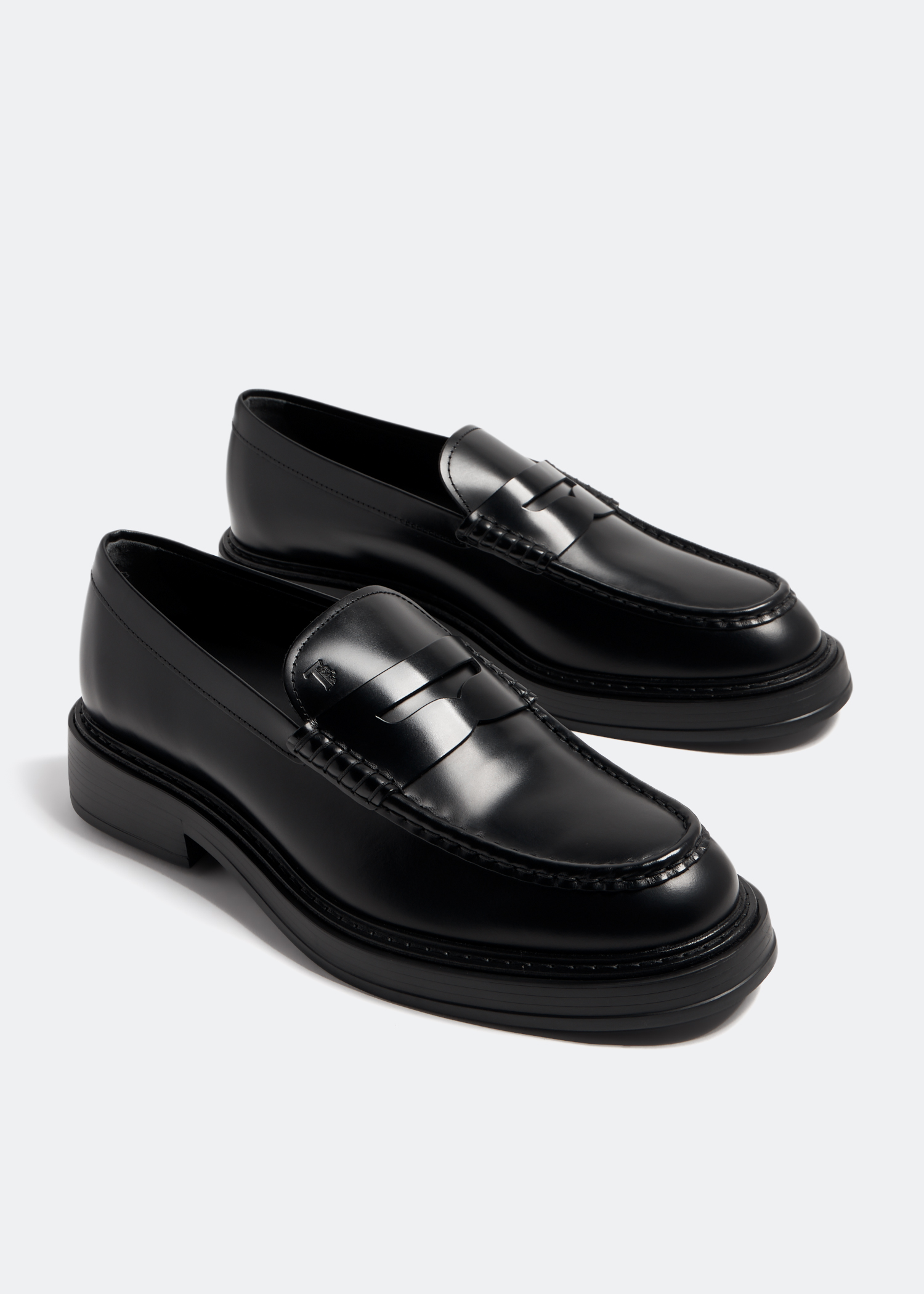 Tod's Leather loafers for Men - Black in UAE | Level Shoes