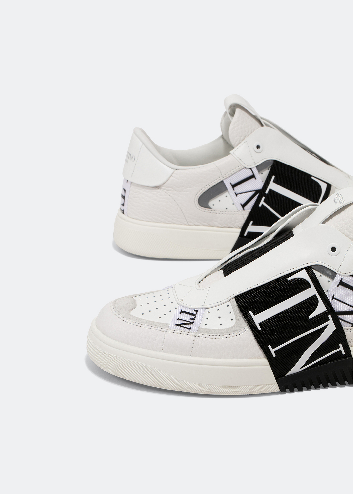

VL7N slip-on sneakers, White