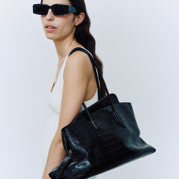 Versace Cabas GV Signature tote bag for Women Black in Qatar